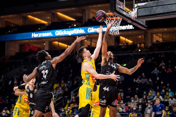 平的联赛中 平的联赛中